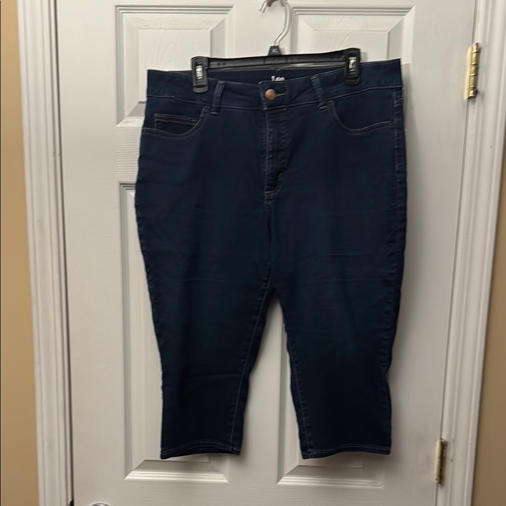 Lee Women's Dark Blue Jeans Capris